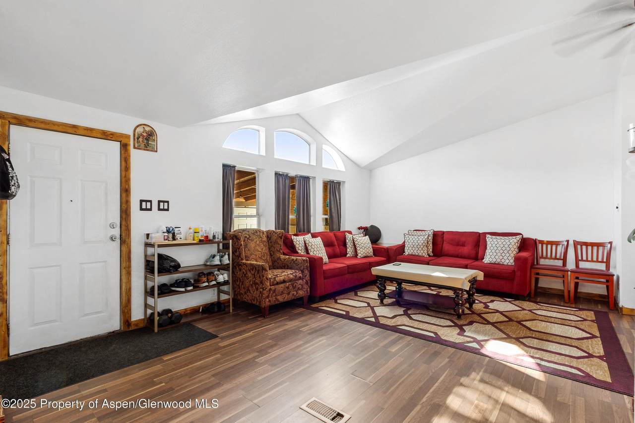 115 Silver Queen Circle - Photo 1