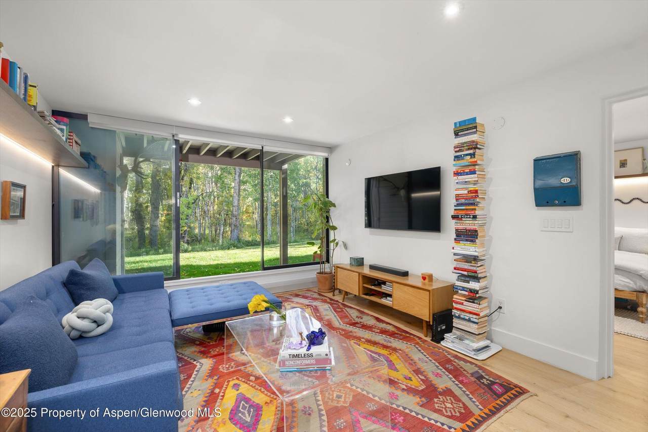 416 Vine Street - Photo 1