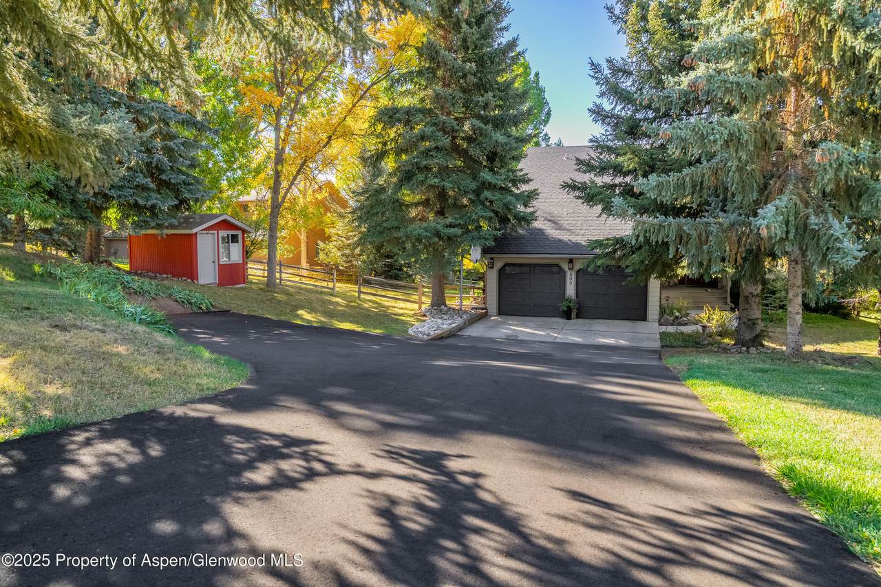 505 Princeton Circle - Photo 1