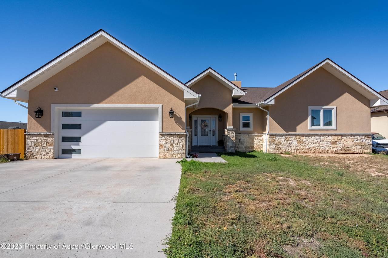 1607 Balsam Loop - Photo 1