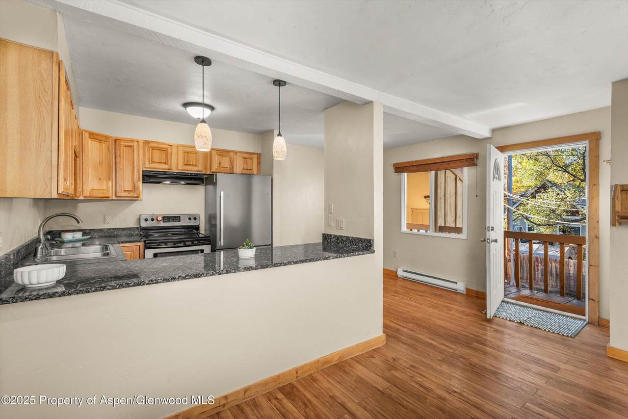 718 Main Street - Photo 1