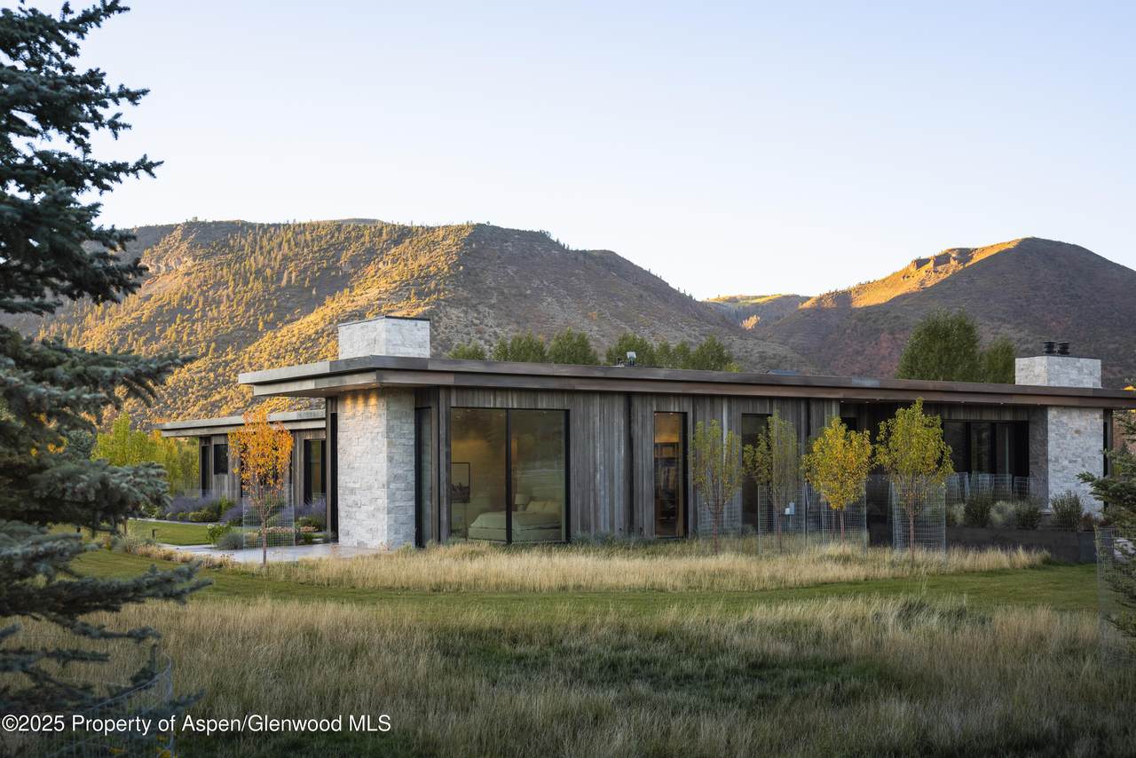 88 Clover Lane - Photo 1