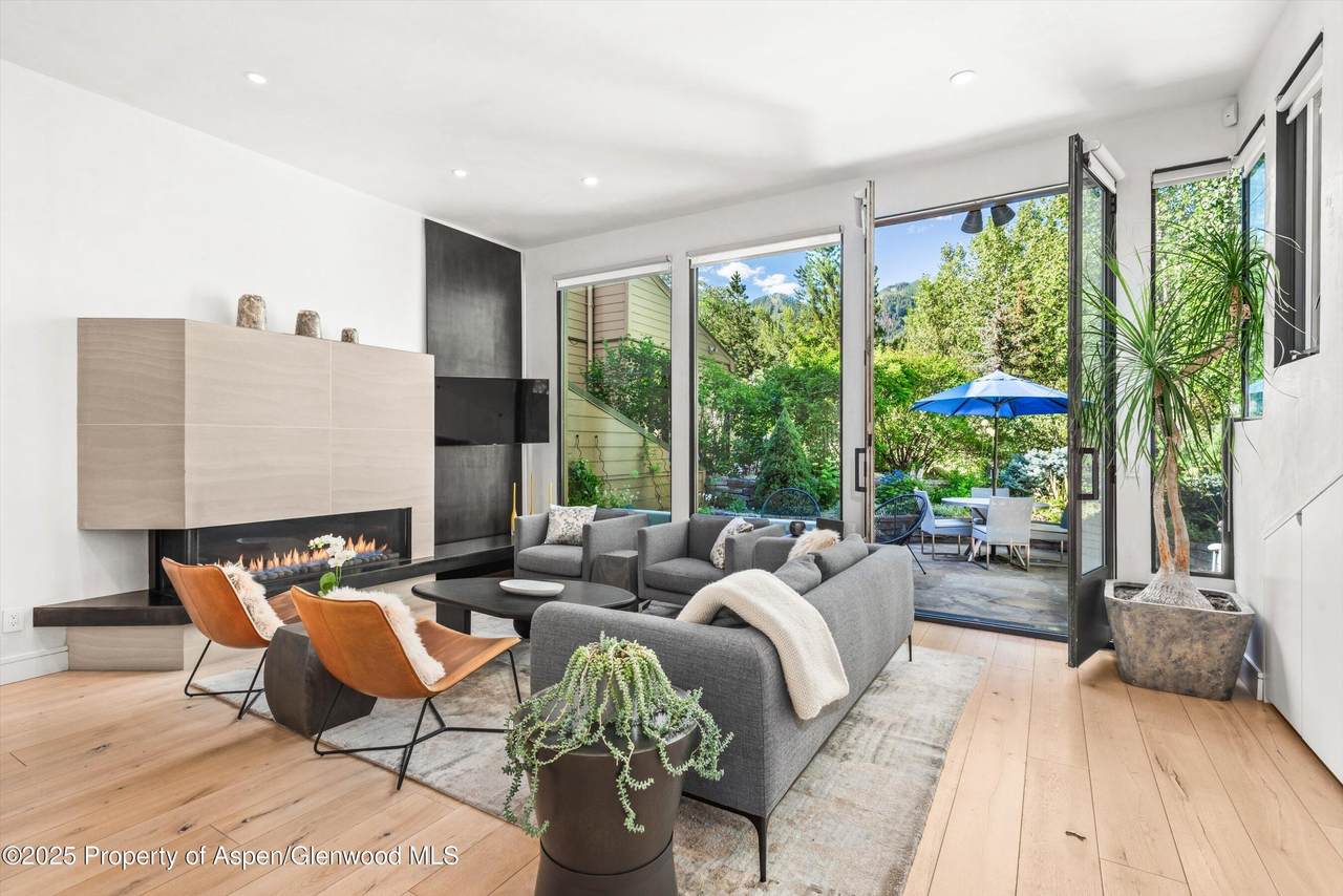 155 Lone Pine Road - Photo 1