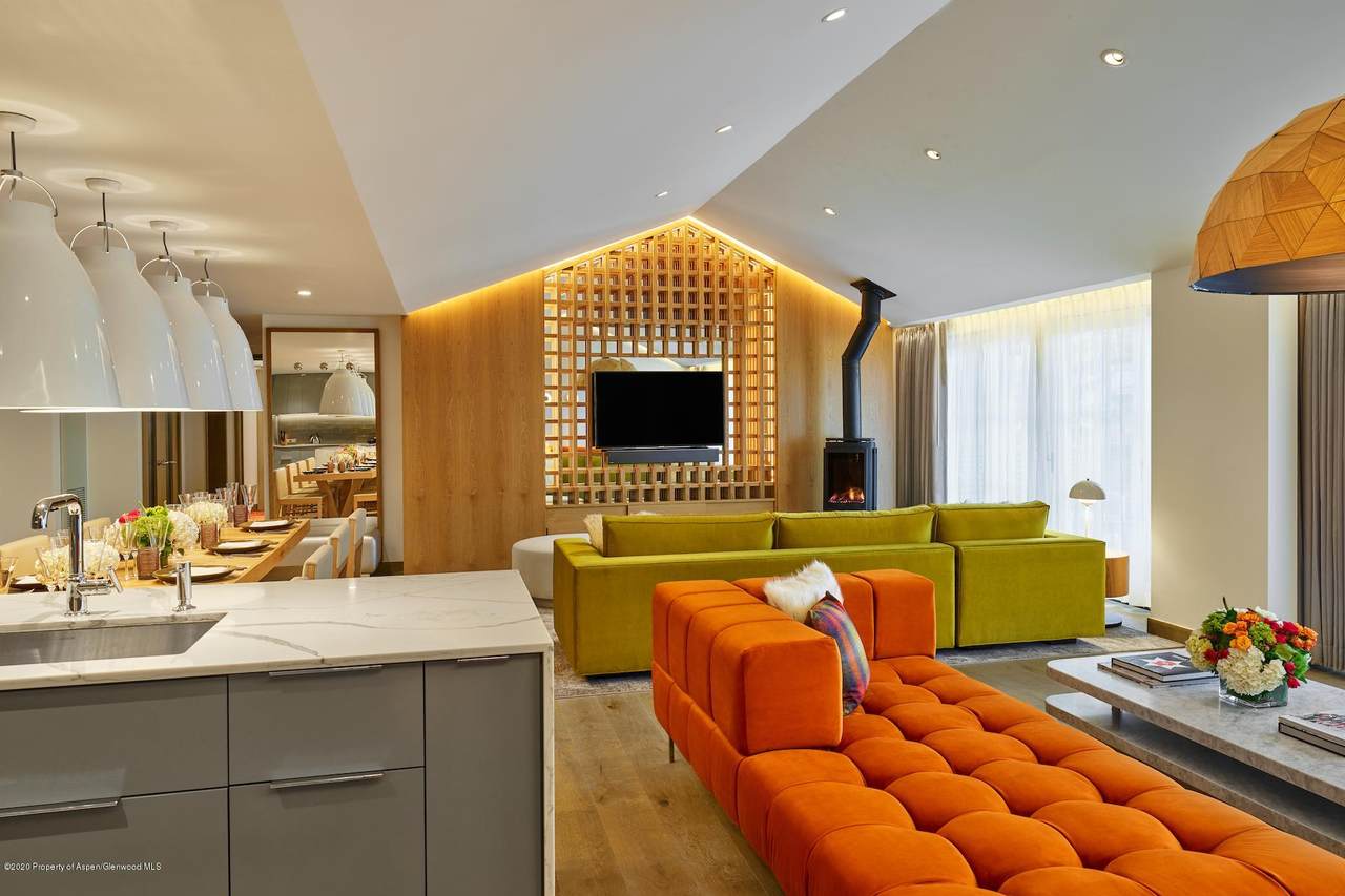 550 Spring Street - Photo 1