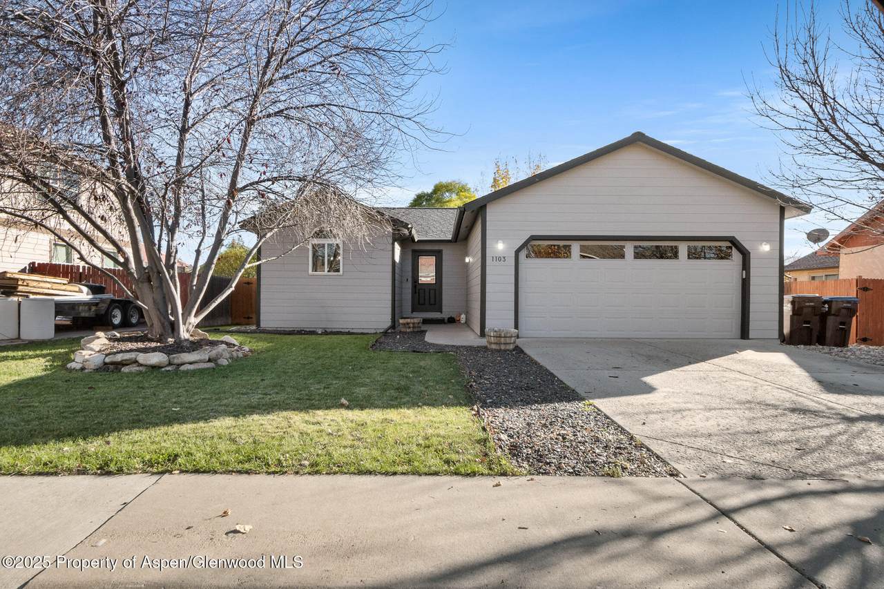 1103 18th Street - Photo 1