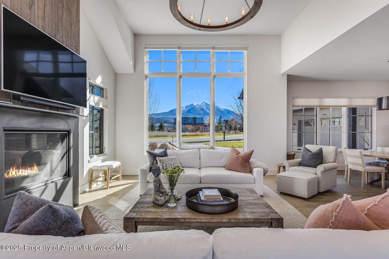 283 Crystal Canyon Drive - Photo 1