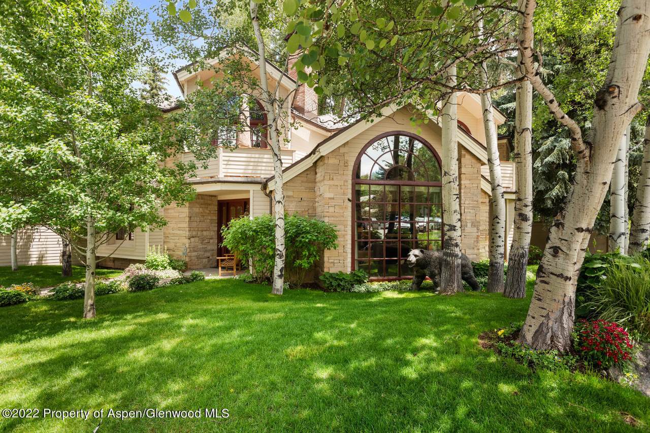 504 8th Street - Photo 1