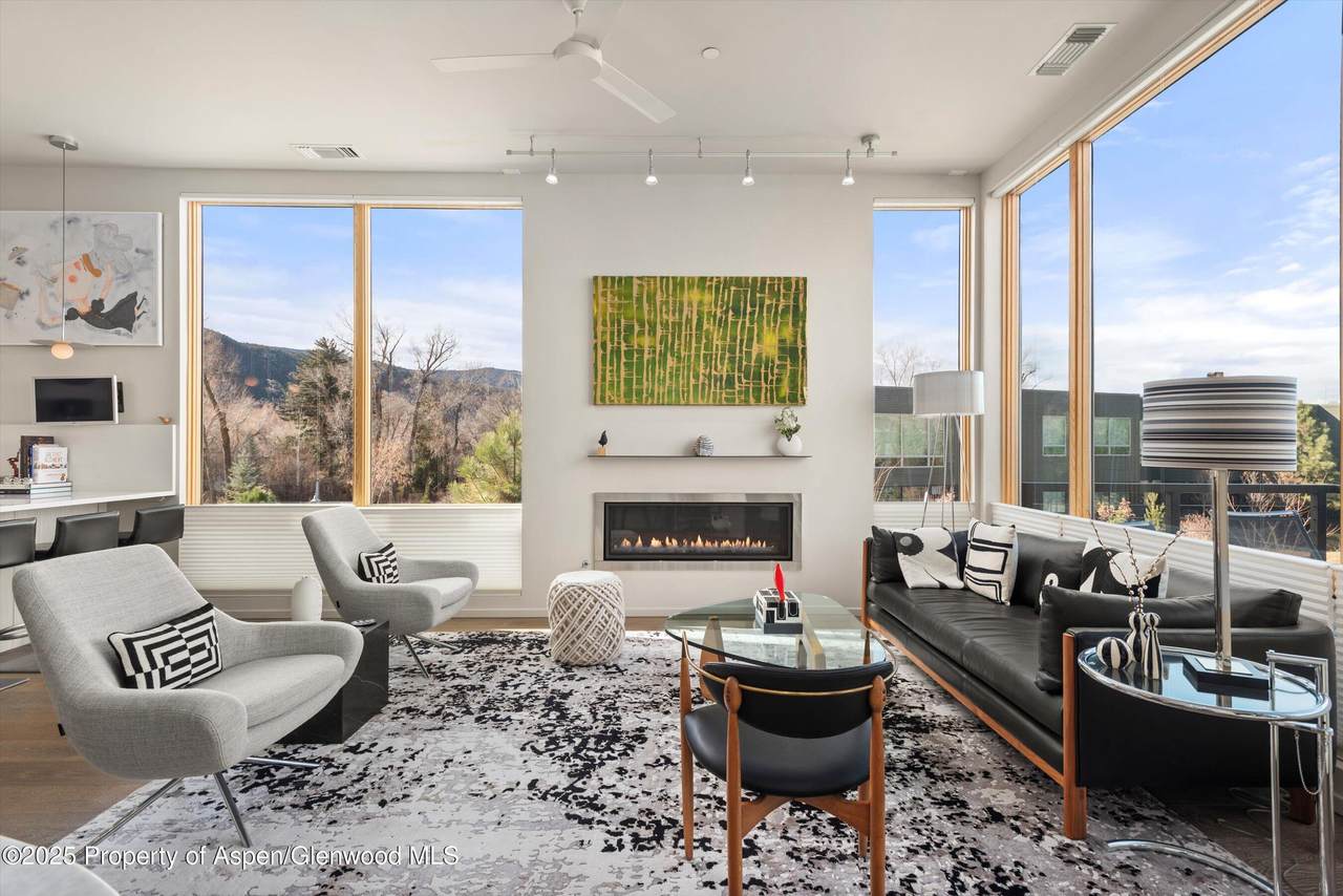 103 Willits Way - Photo 1