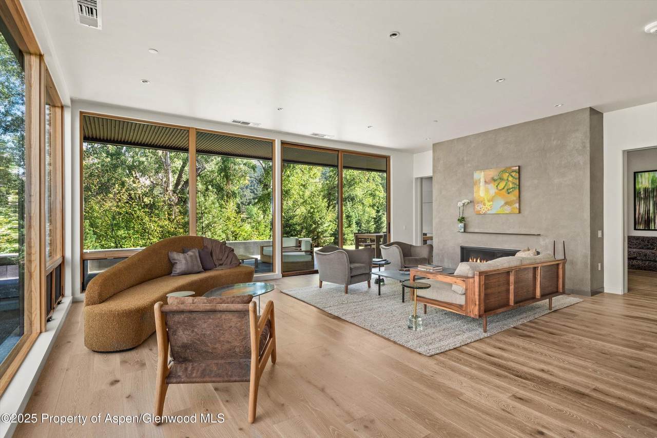 103 Willow Road - Photo 1