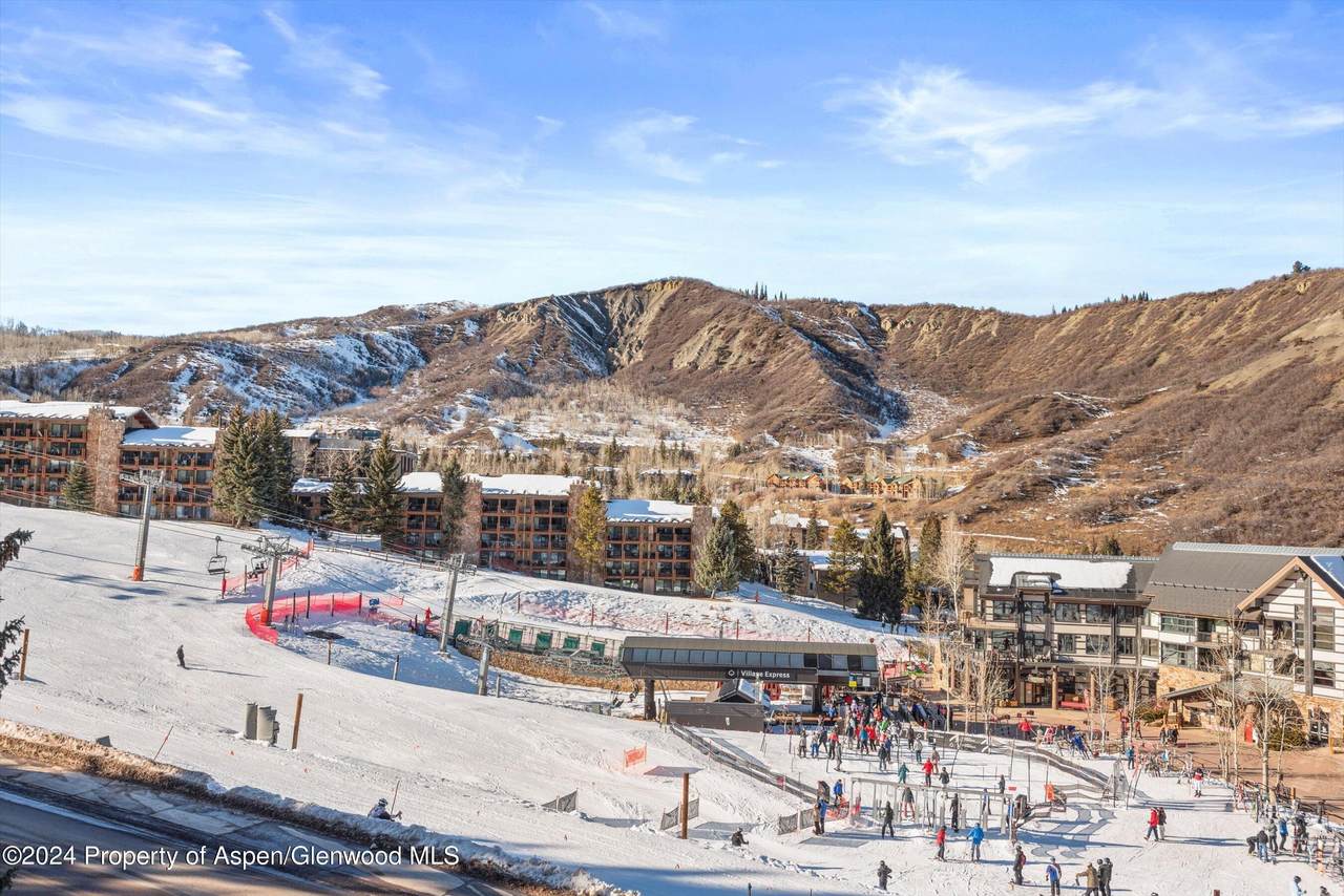 400 Wood Road - Photo 1