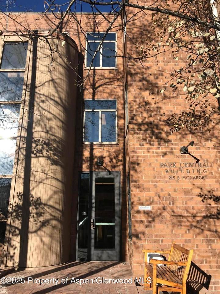215 Monarch Street - Photo 1