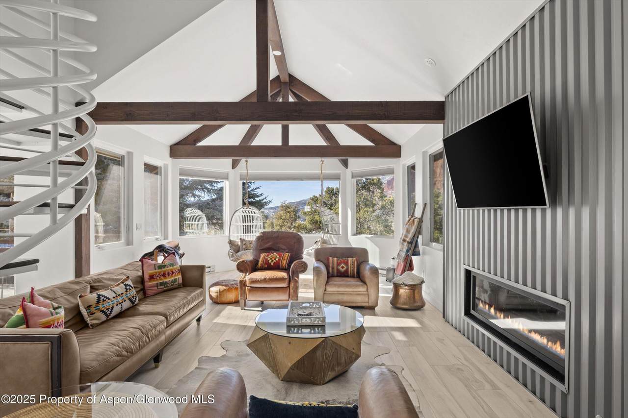 163 Castle Lane - Photo 1