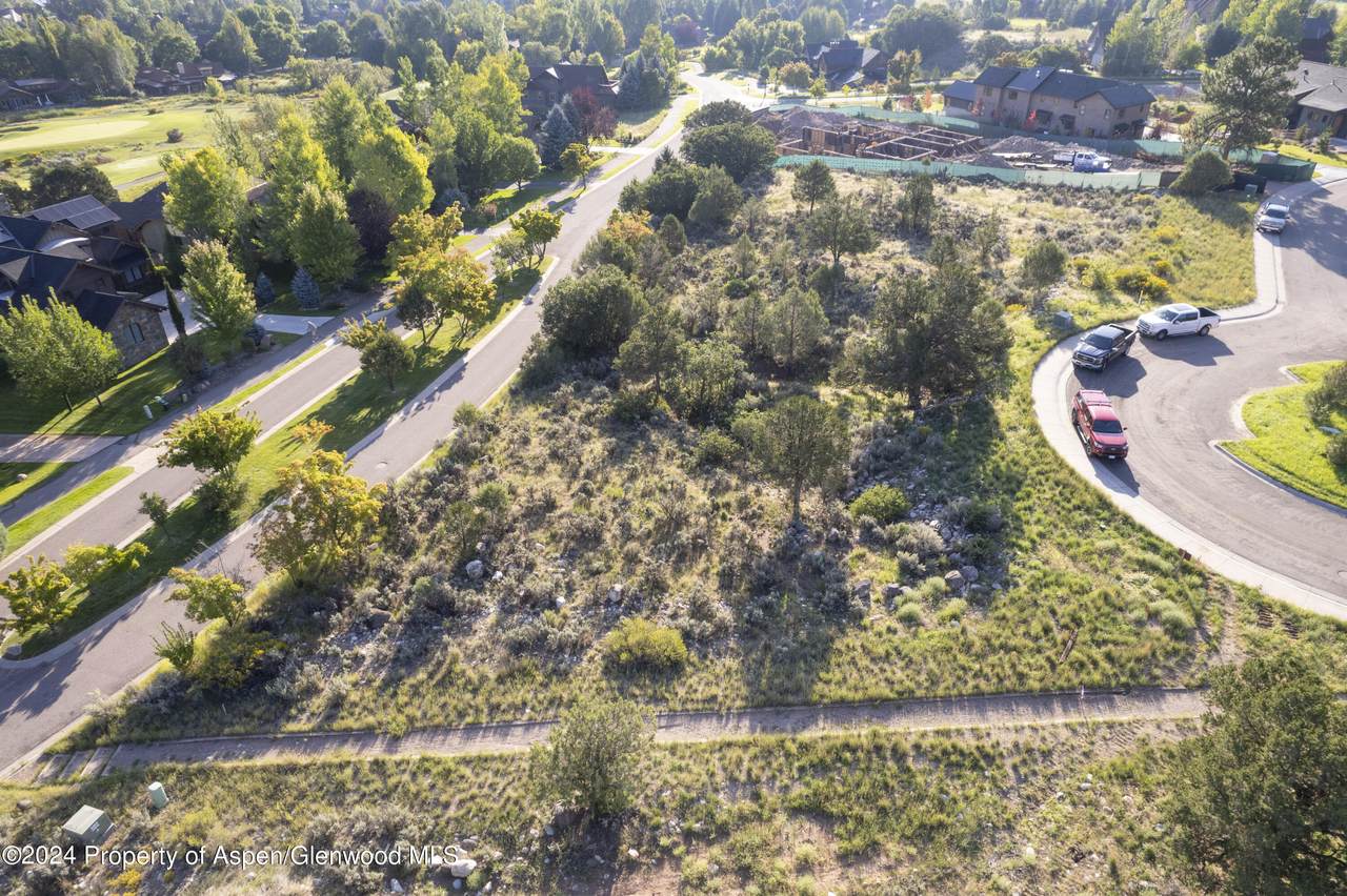 118 Bowles Drive - Photo 1