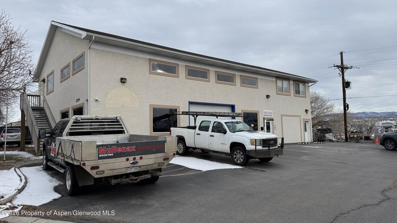 2254 Mustang - Photo 1