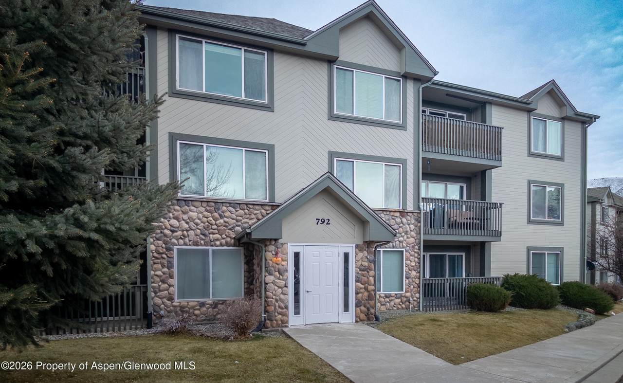 792 Castle Valley Boulevard - Photo 1