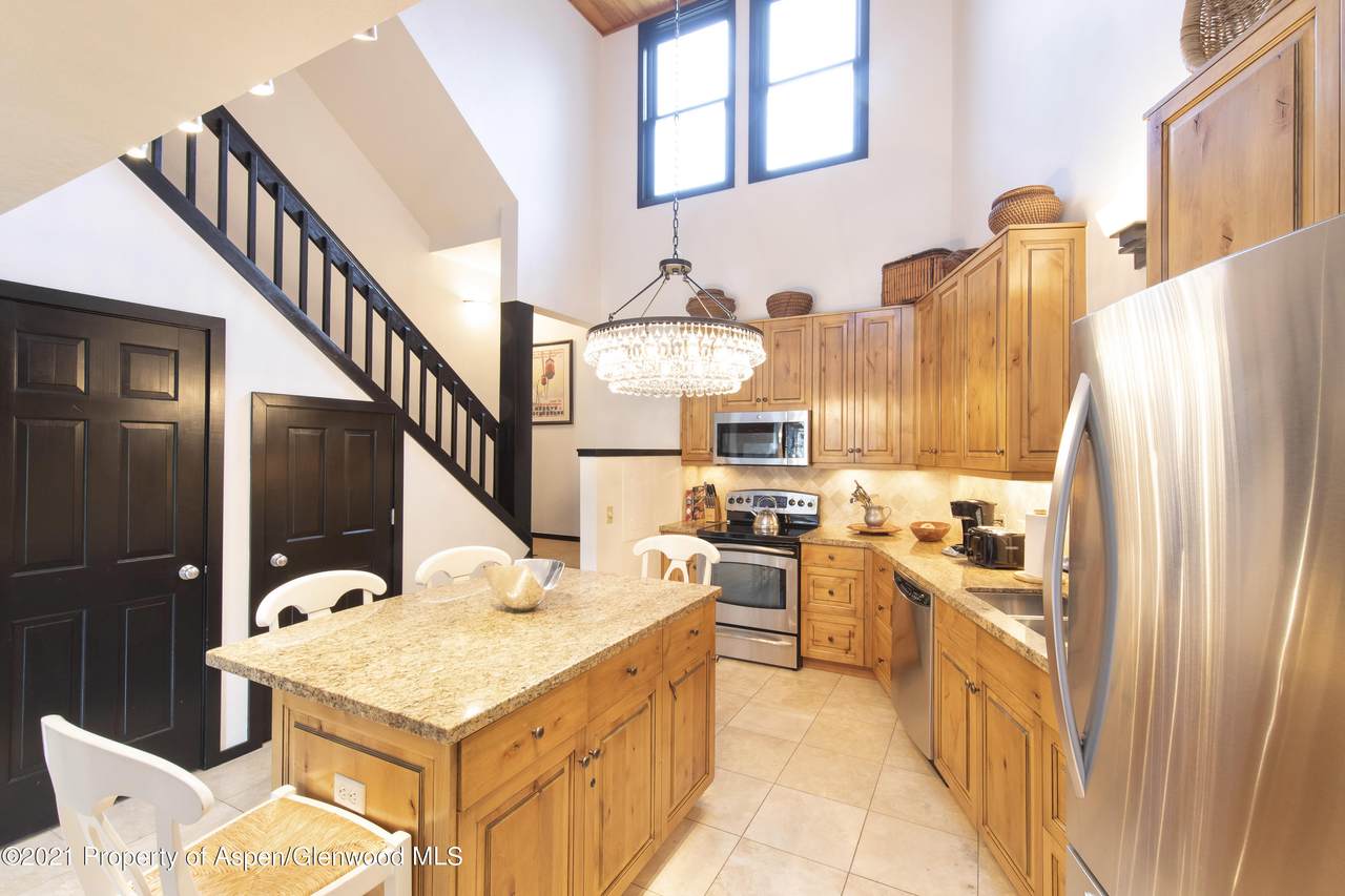425 Wood Run Road - Photo 1