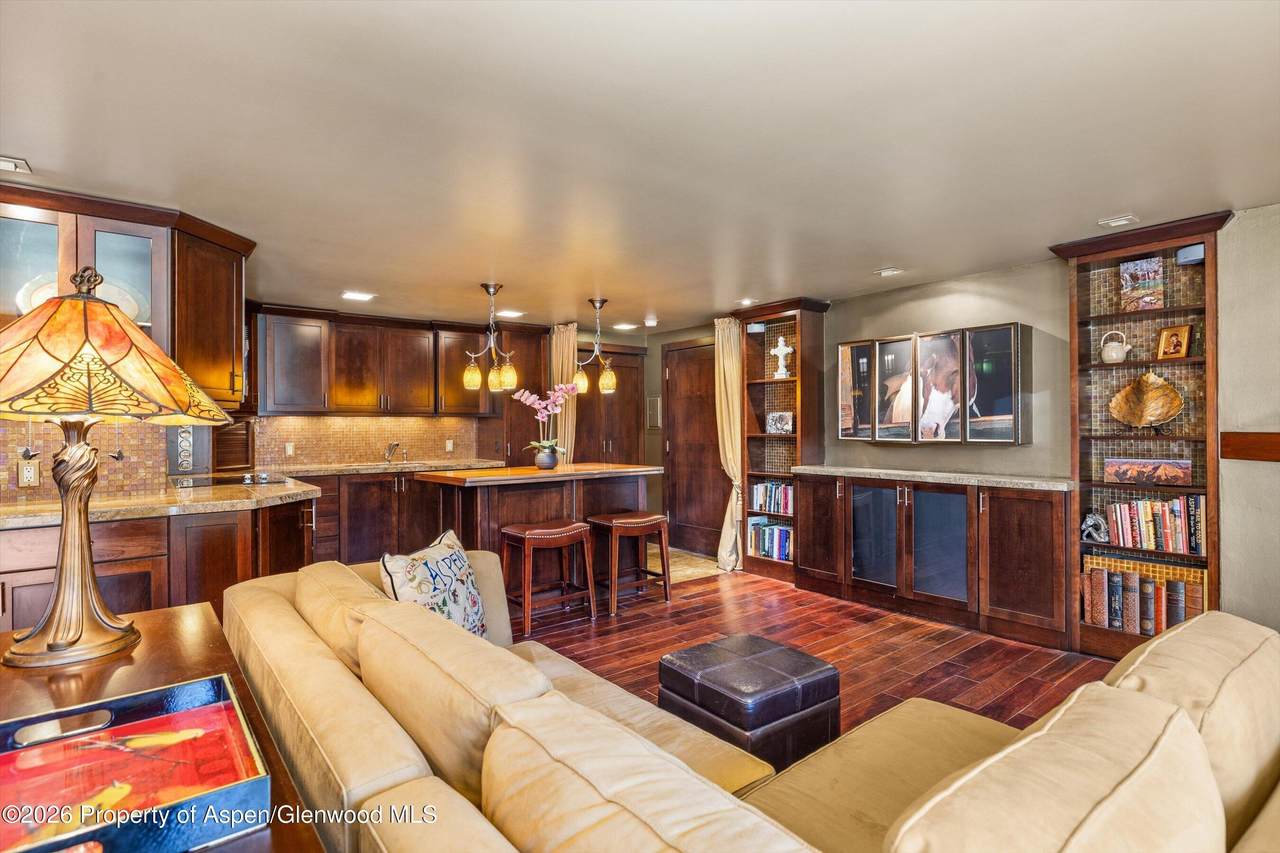 935 Hopkins Avenue - Photo 1