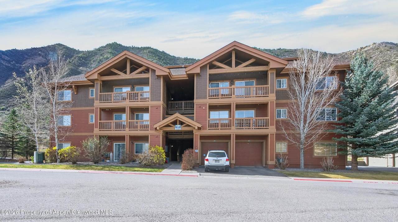 560 River View Drive - Photo 1