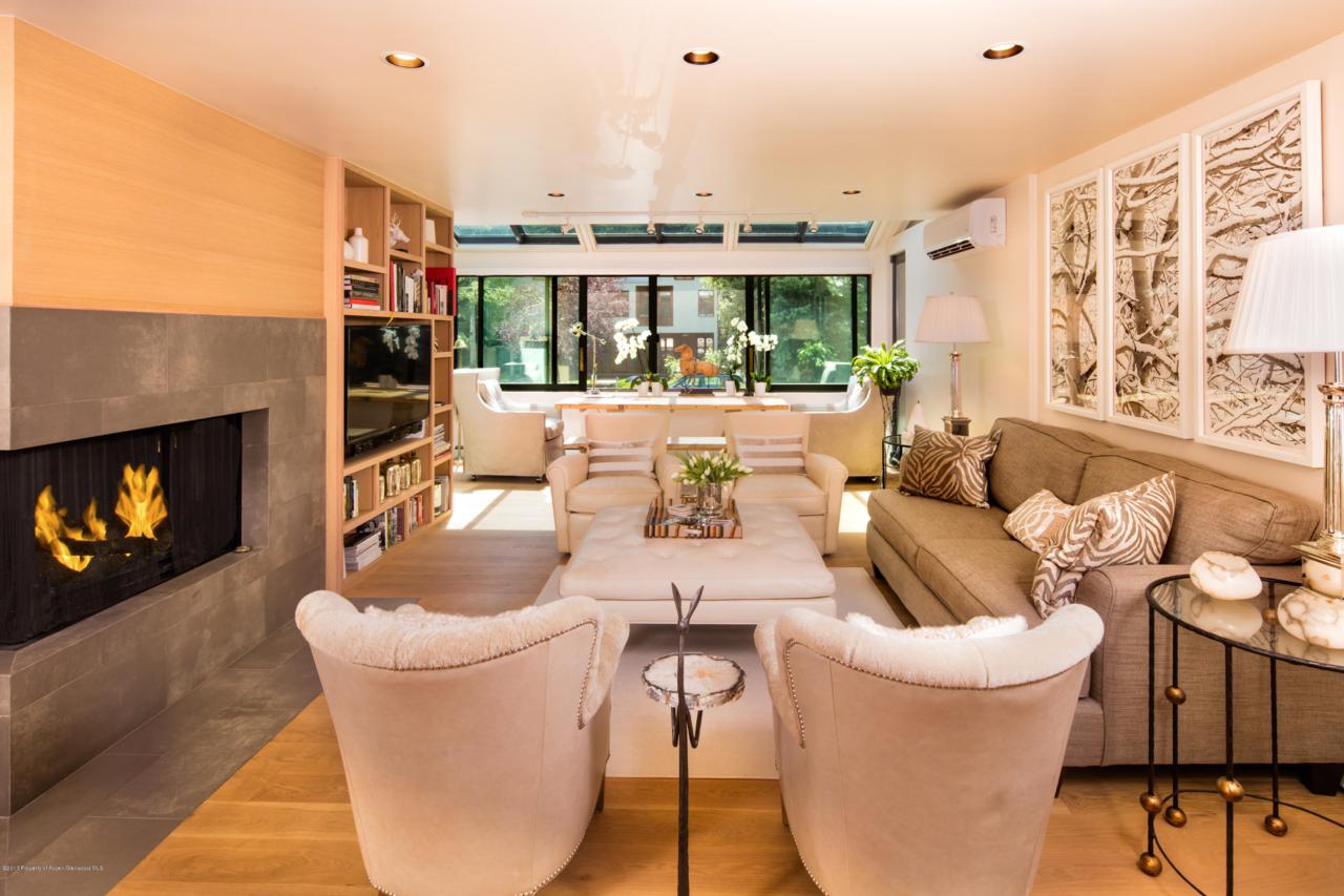 926 Waters Avenue - Photo 1