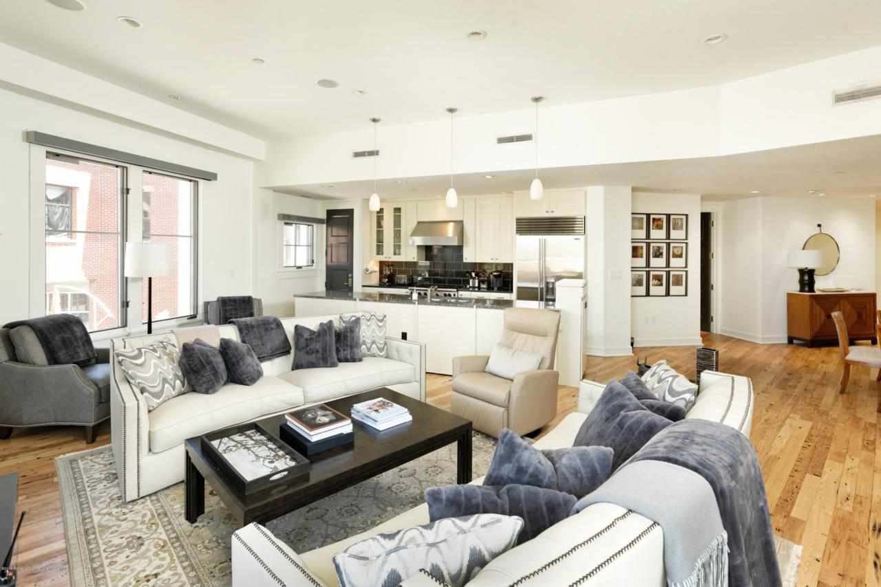 101 Founders Place - Photo 1