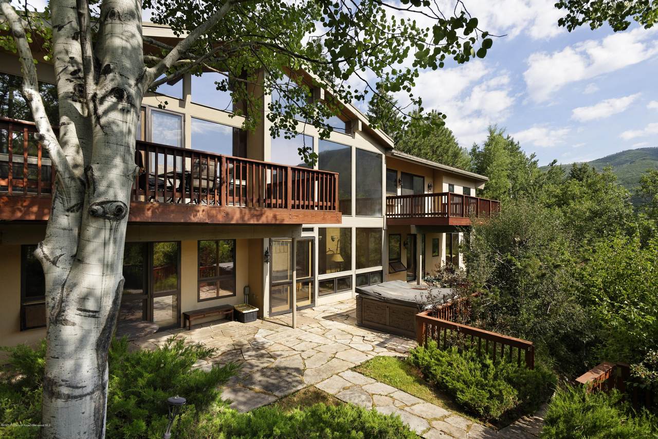 700 Castle Creek Drive - Photo 1