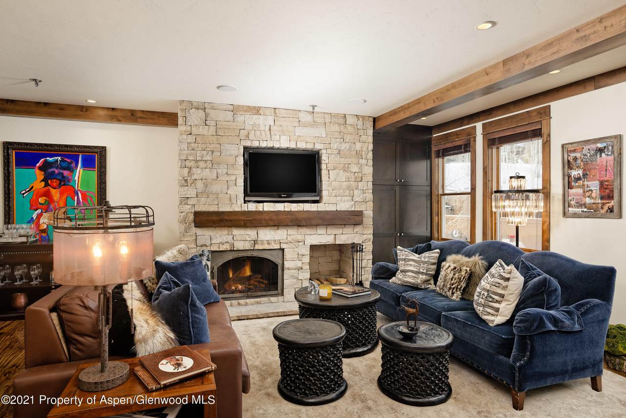 425 Wood Road - Photo 1