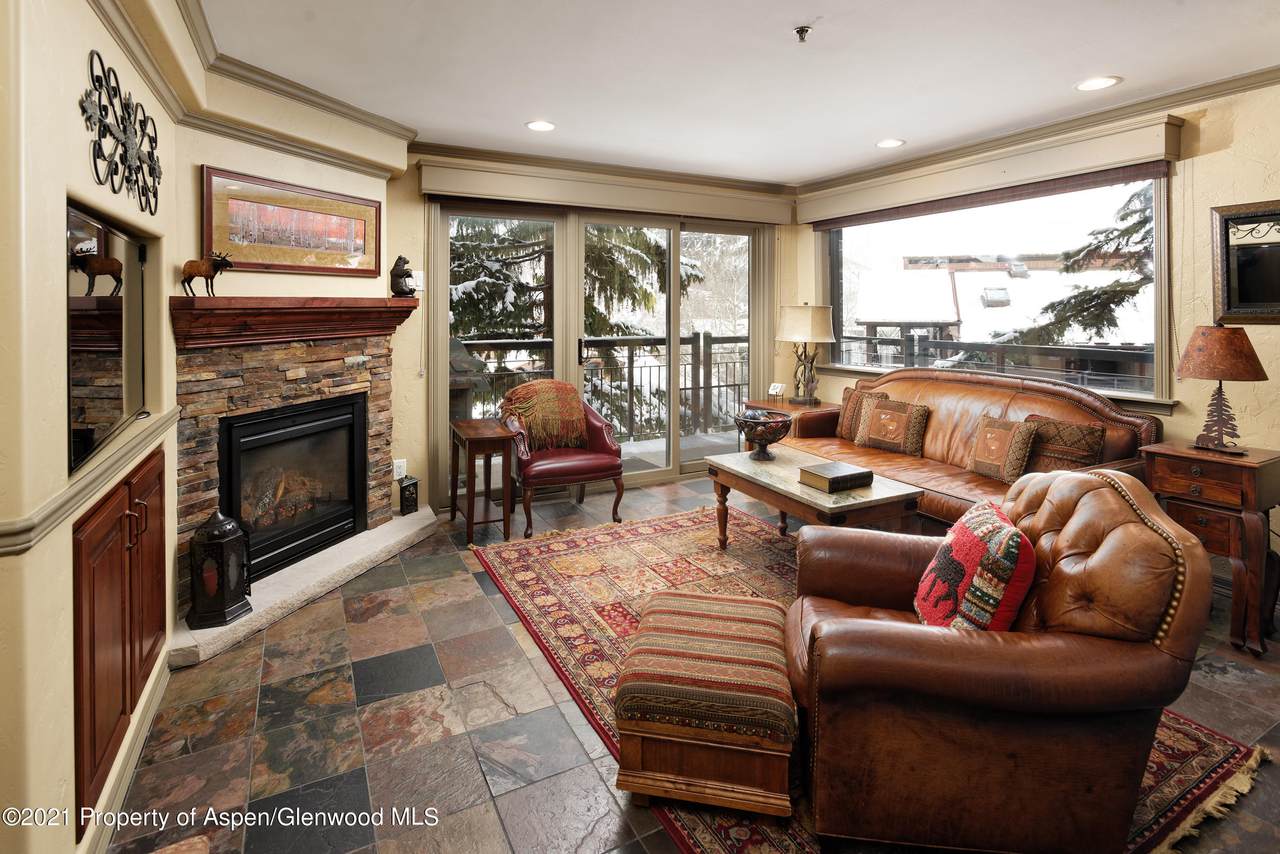 400 Wood Road - Photo 1