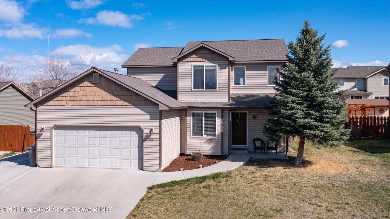 1280 18th Way - Photo 1