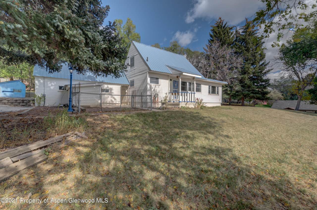 855 Barclay Street - Photo 1