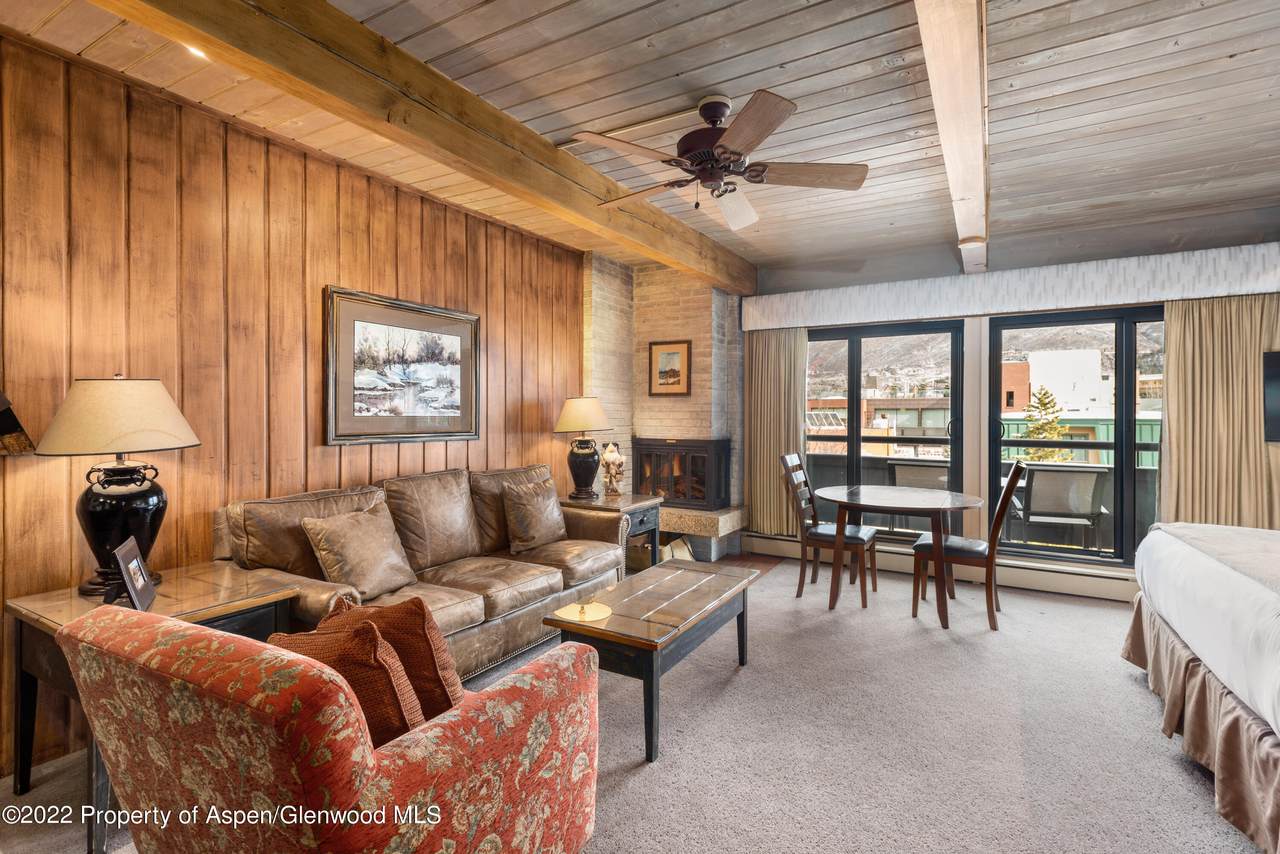 617 Cooper Avenue - Photo 1