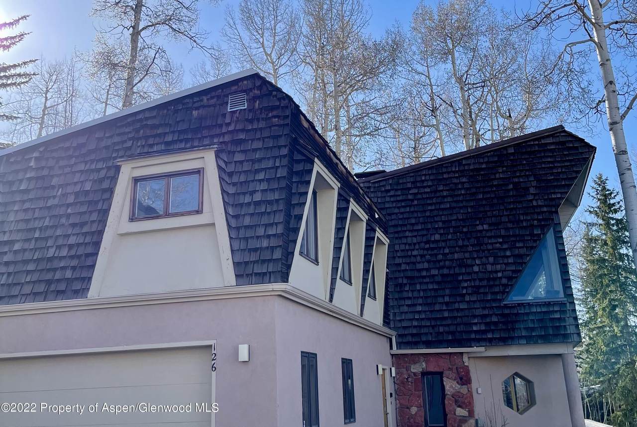 126 Edgewood Lane - Photo 1