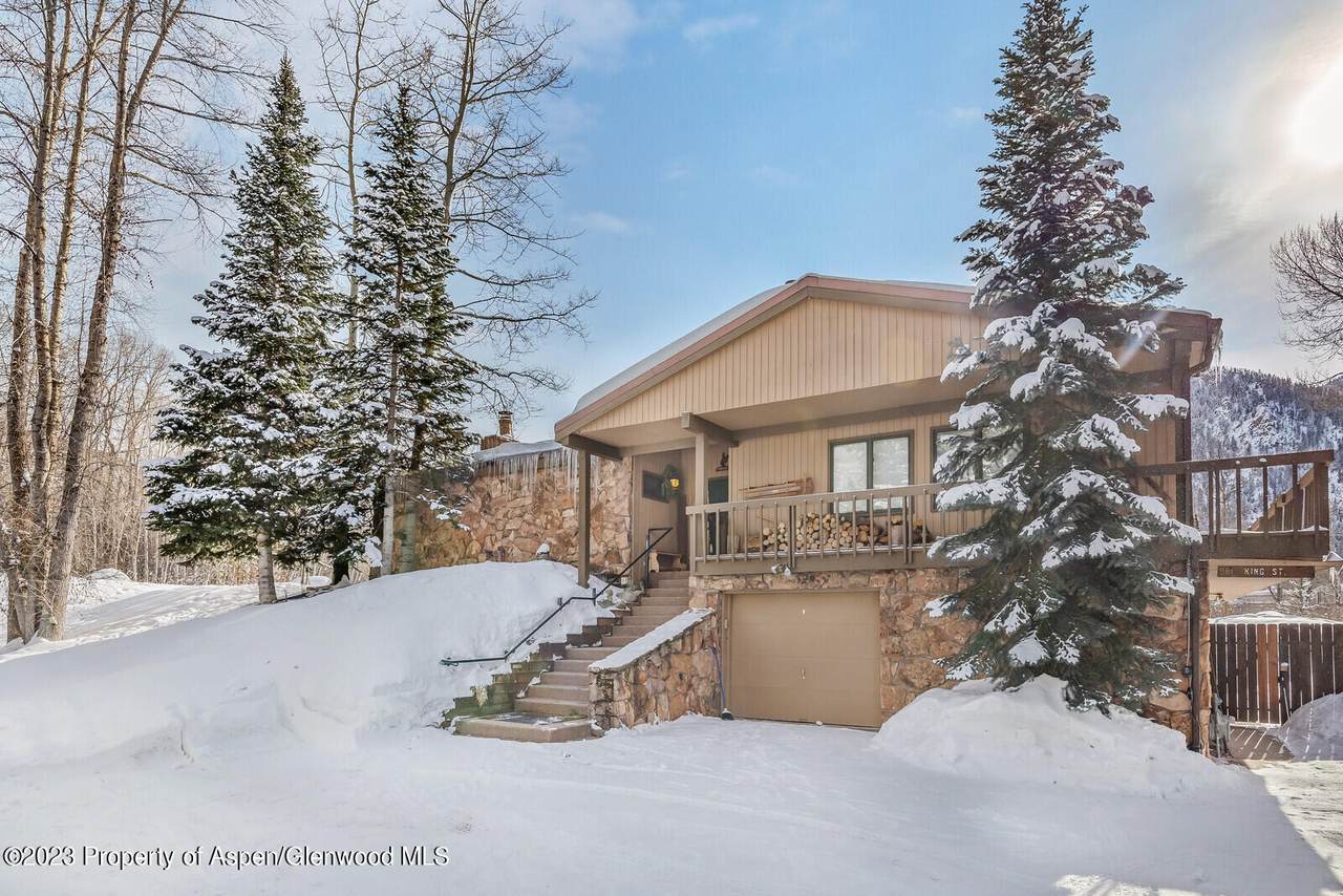 981 King Street - Photo 1
