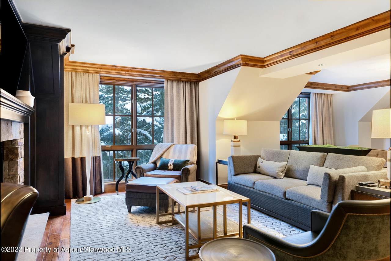 315 Dean Street - Photo 1