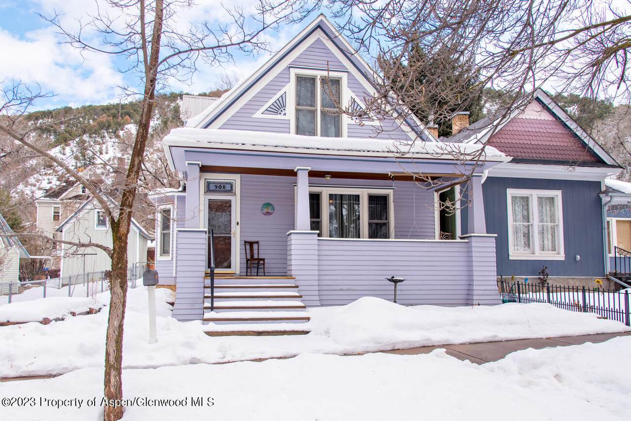 908 Bennett Avenue - Photo 1
