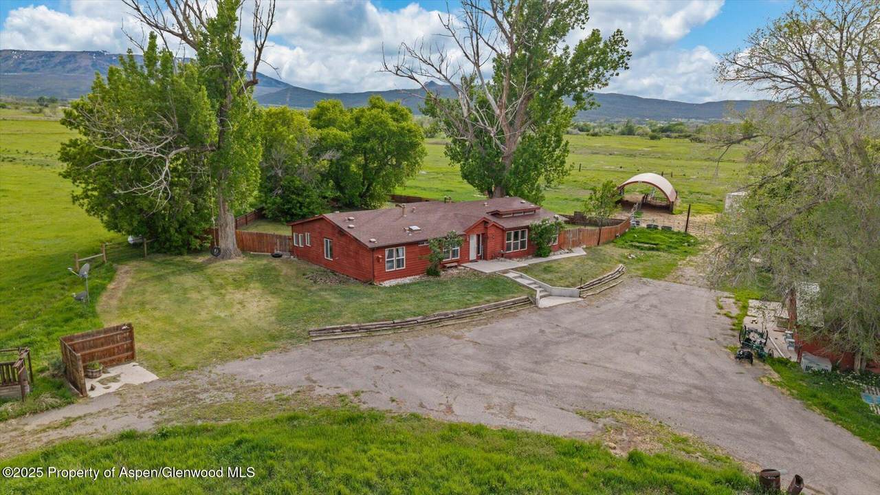 10479 50 Road - Photo 1