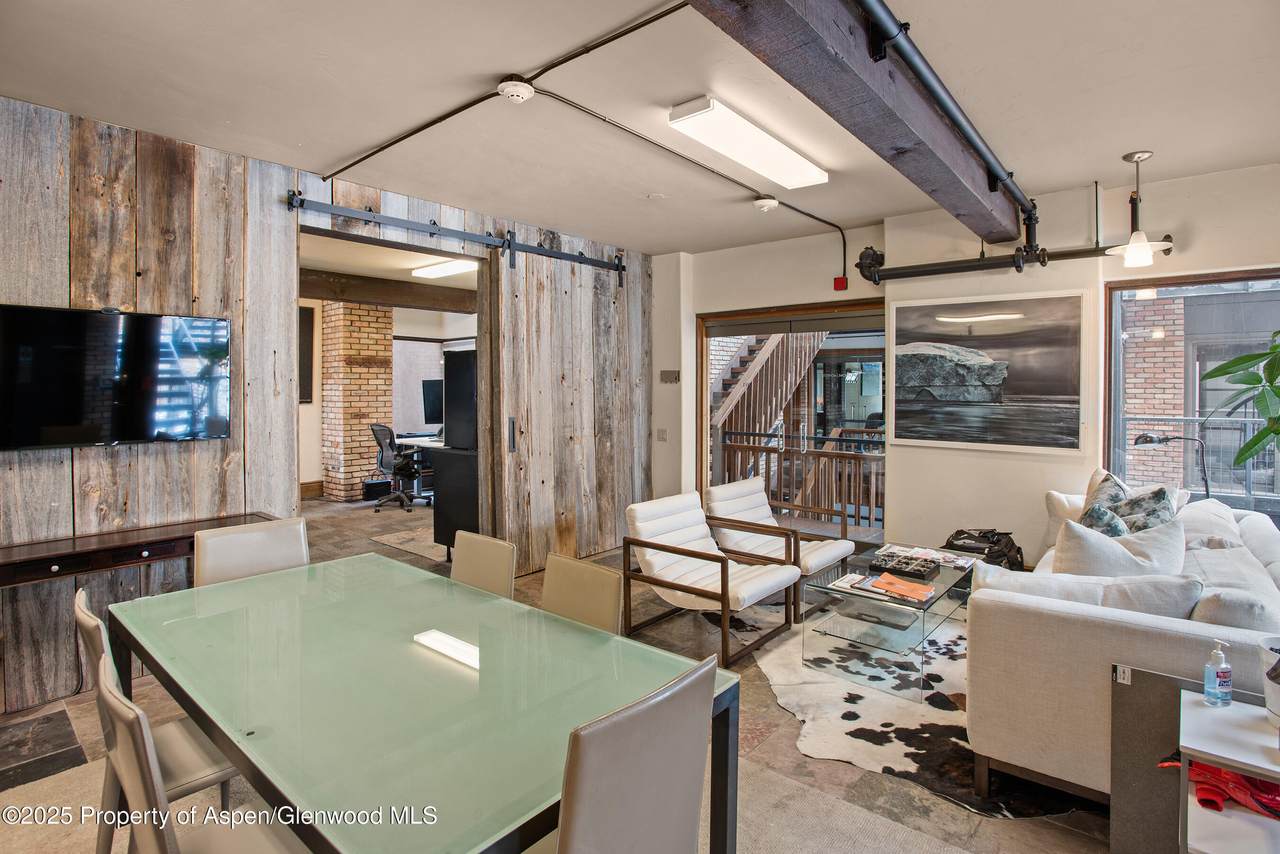 300 Spring Street - Photo 1