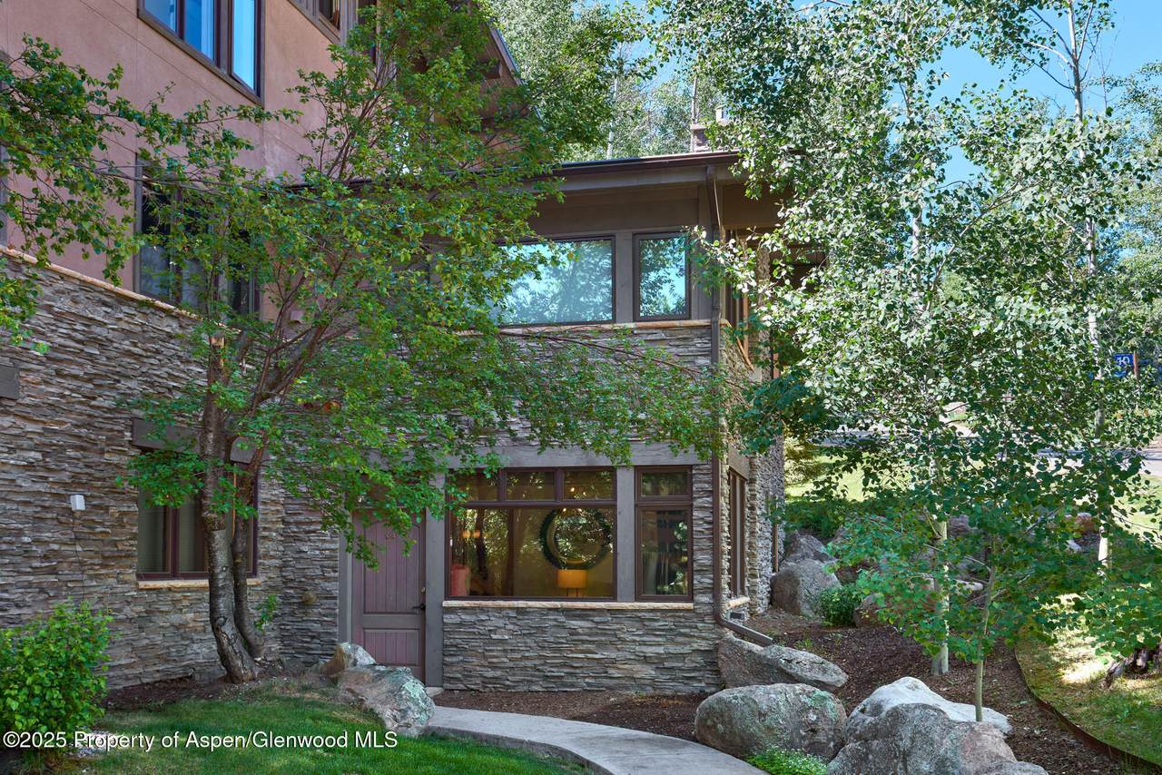 600 Carriage Way - Photo 1