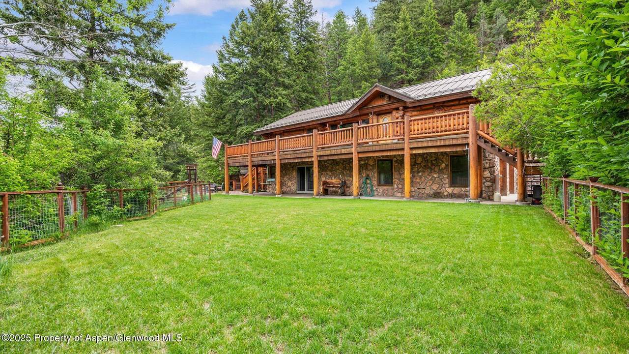 153 Peachblow Road - Photo 1