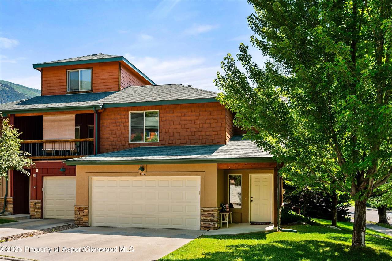 102 Timber Creek Drive - Photo 1