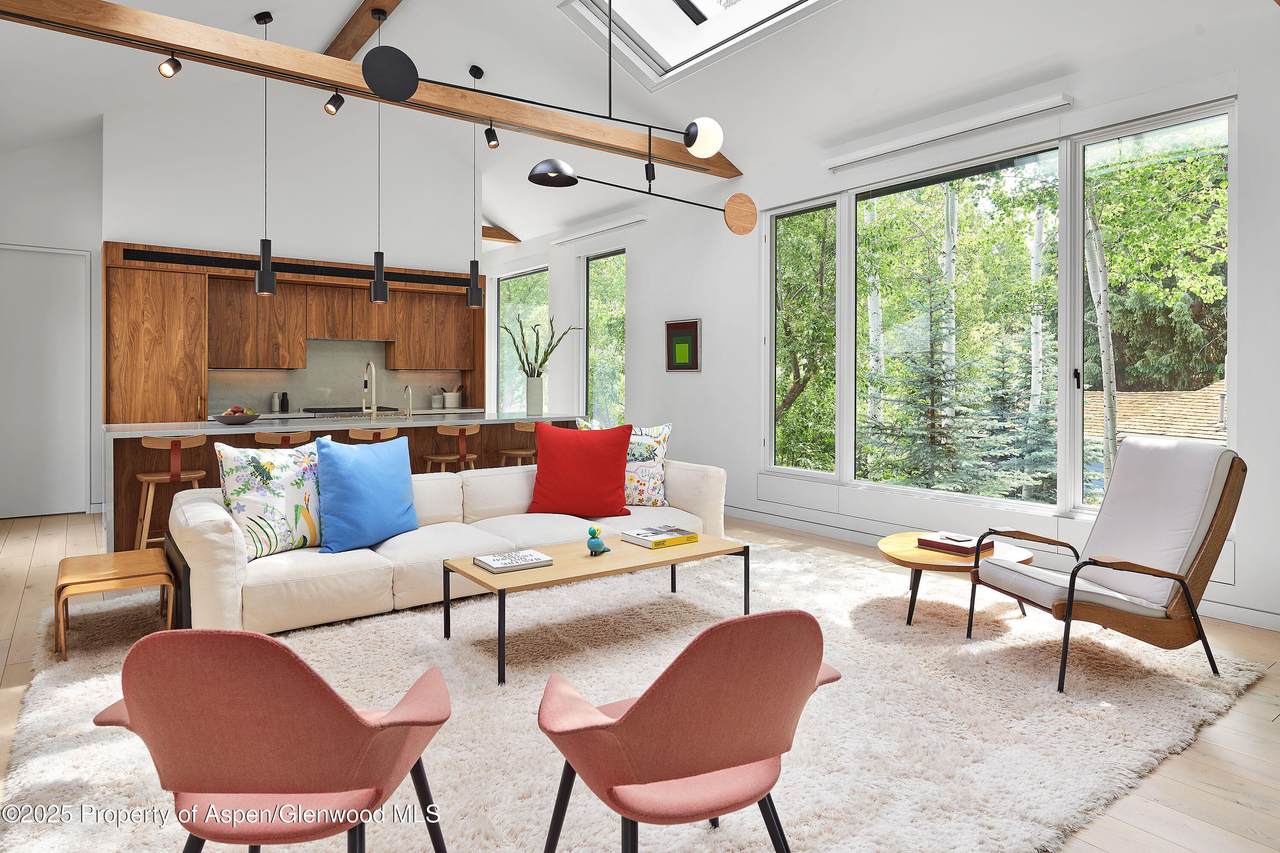 612 Francis Street - Photo 1