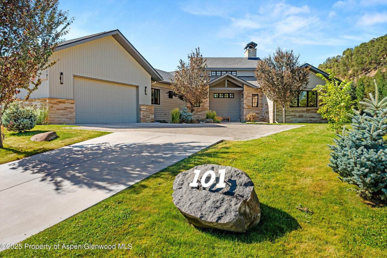 101 Bowles Drive - Photo 1