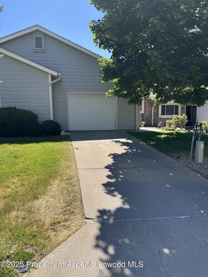 9 Ridge Court - Photo 1