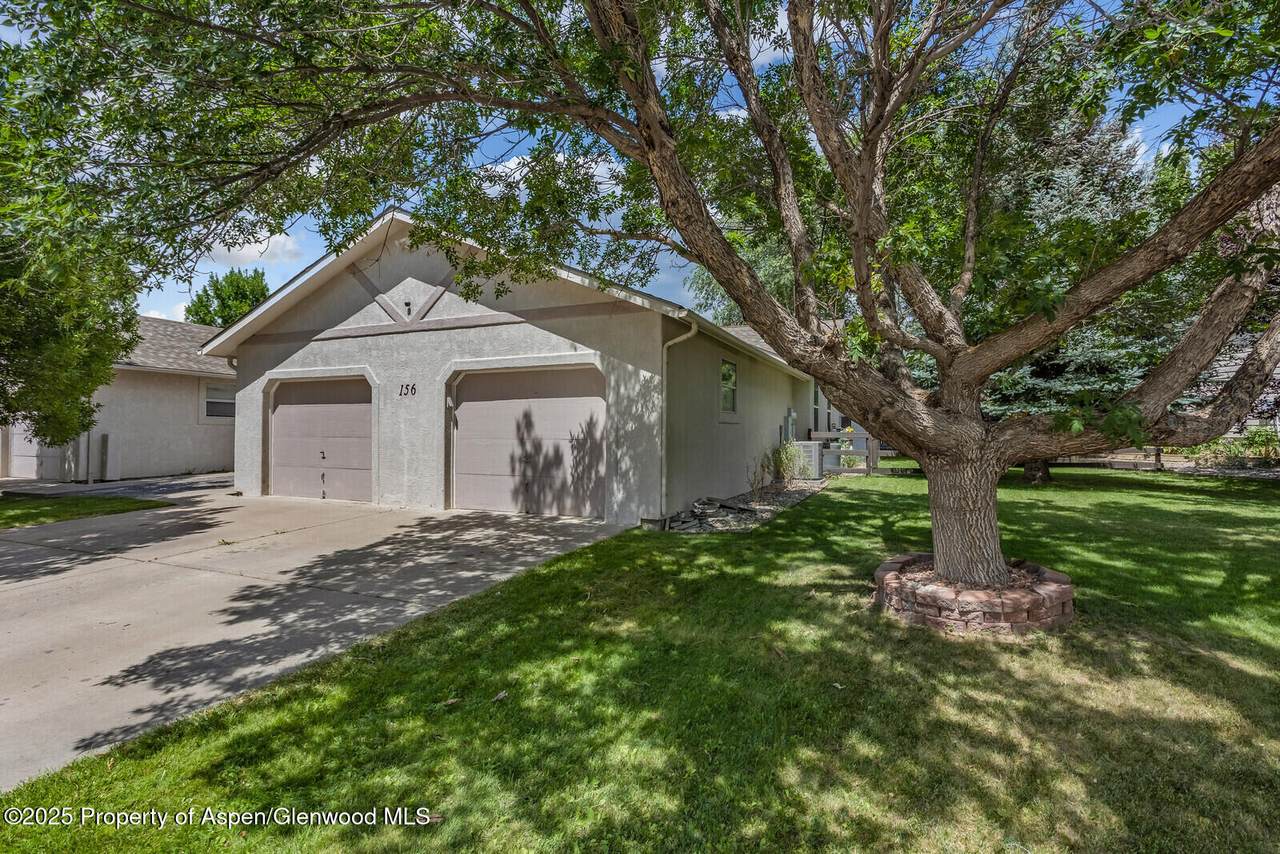 156 Golden Drive - Photo 1