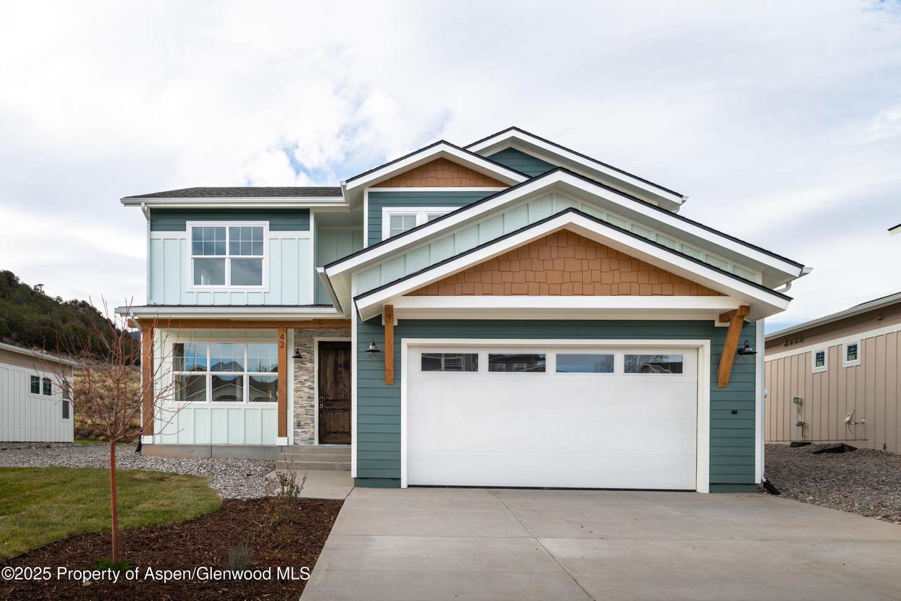 42 Mount Yale Court - Photo 1