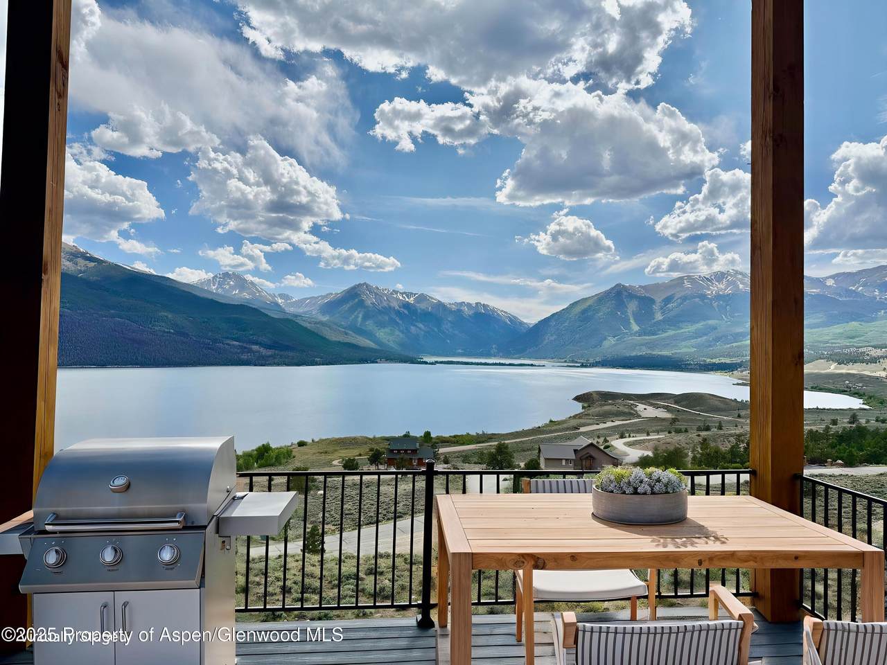 275 Rainbow Drive - Photo 1