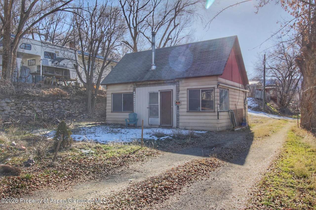 327 3rd Street - Photo 1