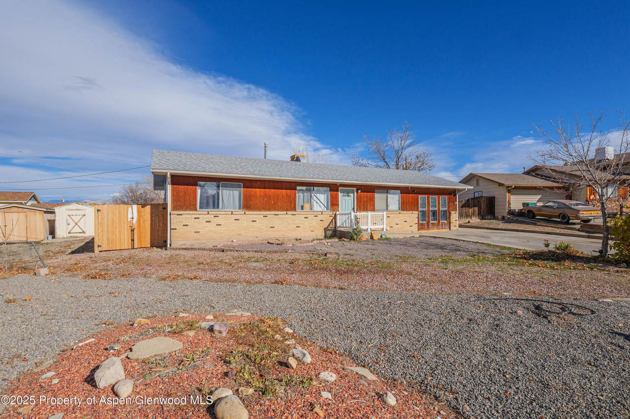 134 Carol Court - Photo 1