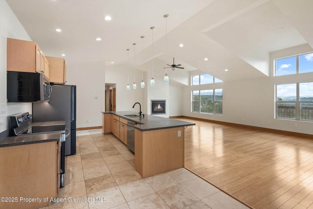 99 Elfin Place - Photo 1