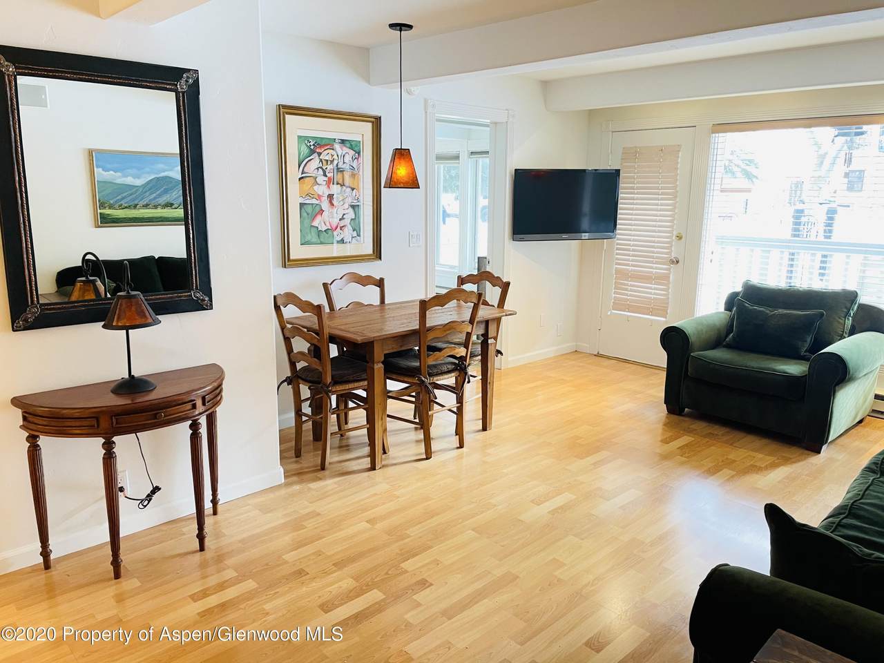 916 Hopkins Avenue - Photo 1