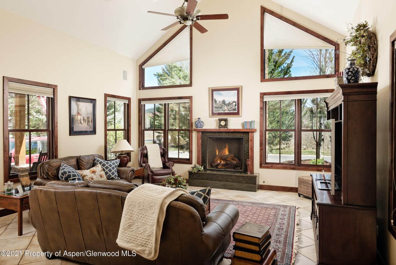 328 Sundance Trail - Photo 1